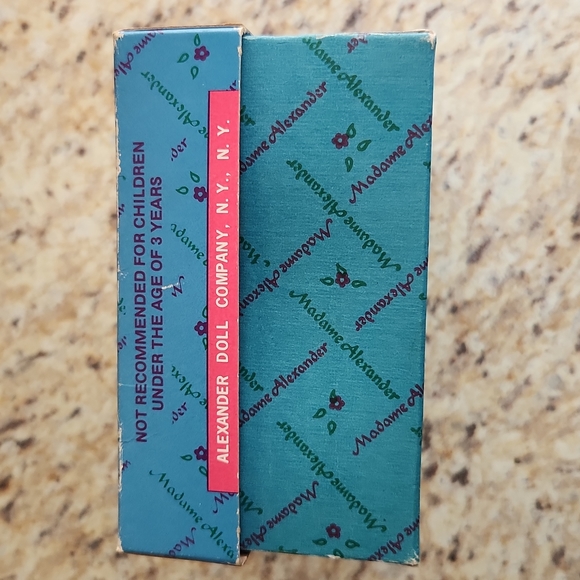 Vintage Madame Alexander Thailand Doll - Picture 7 of 7